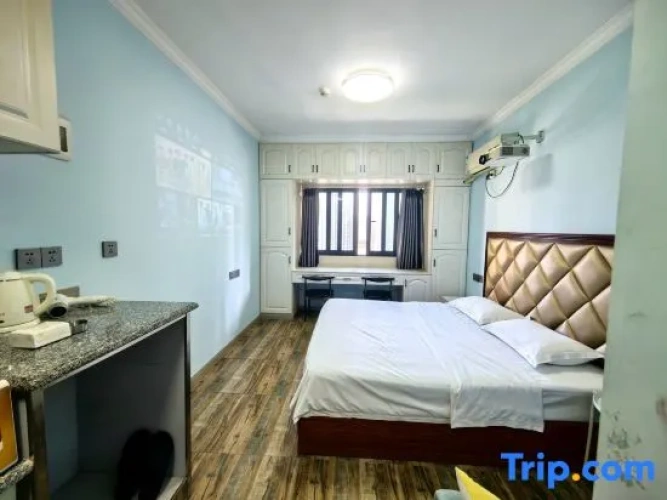 Standard Double room with street view