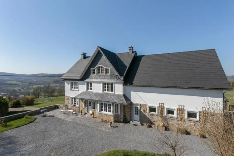 3 Bedrooms Cottage