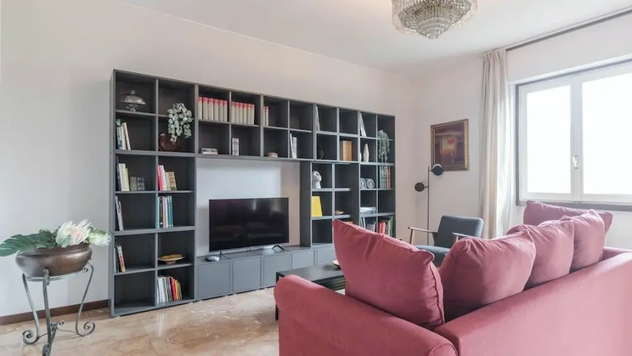 2 Bedrooms Apartment