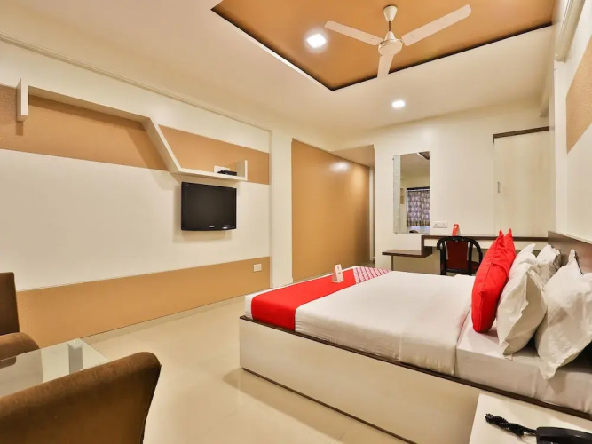 OYO 14235 Hotel Ostria
