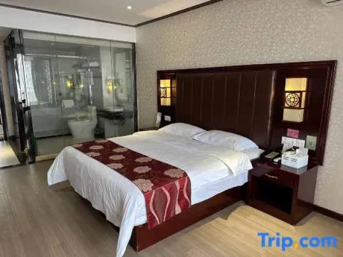 Deluxe Double room with city view