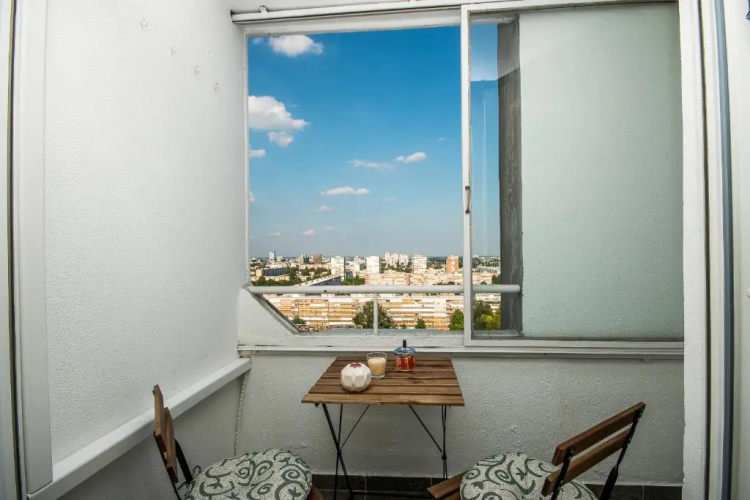 Hendrix Bridge Apartment