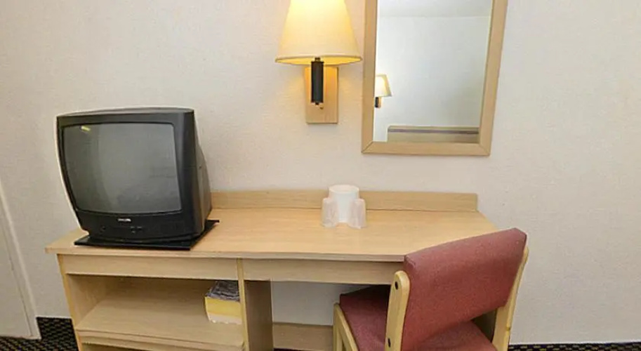 Americas Best Value Inn St. Louis/north