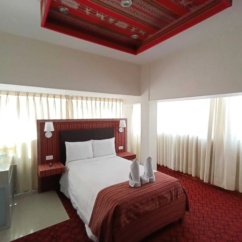 Classic Quadruple room with city view