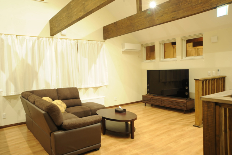 Jadan House