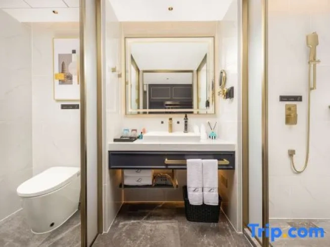 Deluxe Family Suite