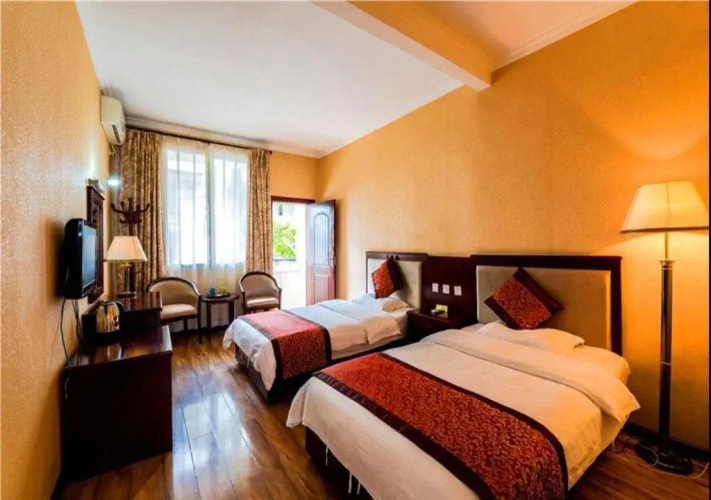 Rushe Inn
