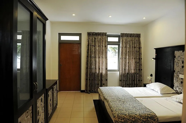 Dons Beach Hotel