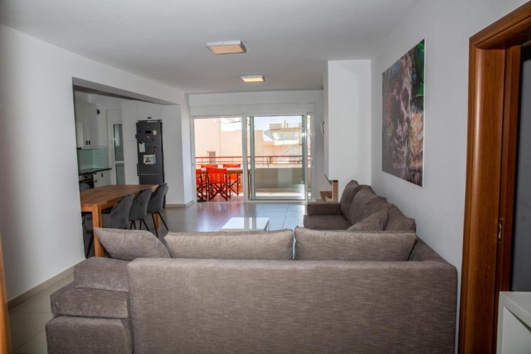 3 Bedrooms Apartment