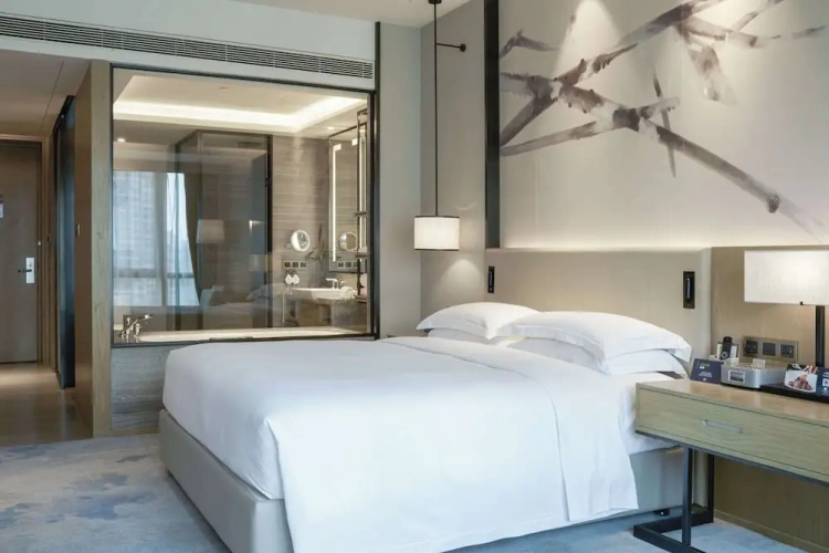 Double room with pool view