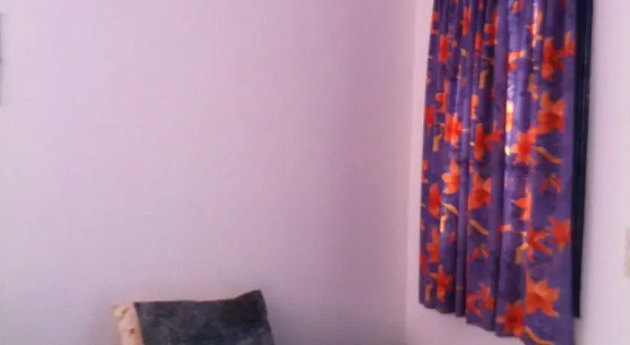 Anna Rooms