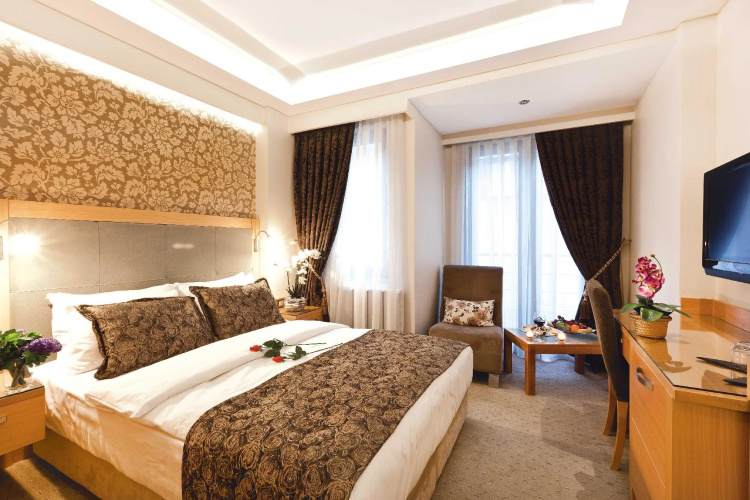 Emerald Hotel