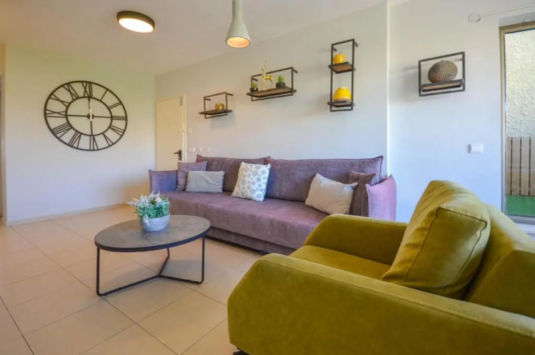 Stylish 2BR Apartment with Balcony - Yalarent