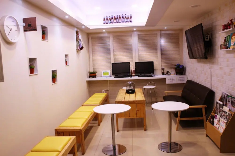 Maya Guesthouse - Hostel