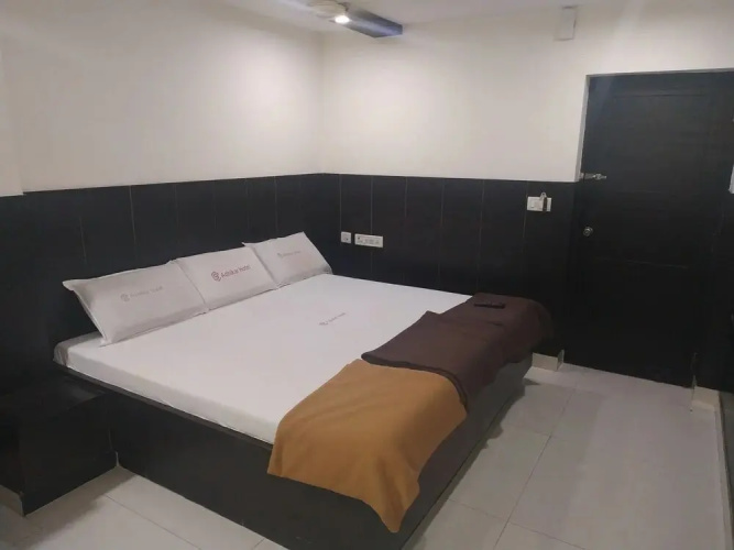 Hotel Adhikar by Iroomz