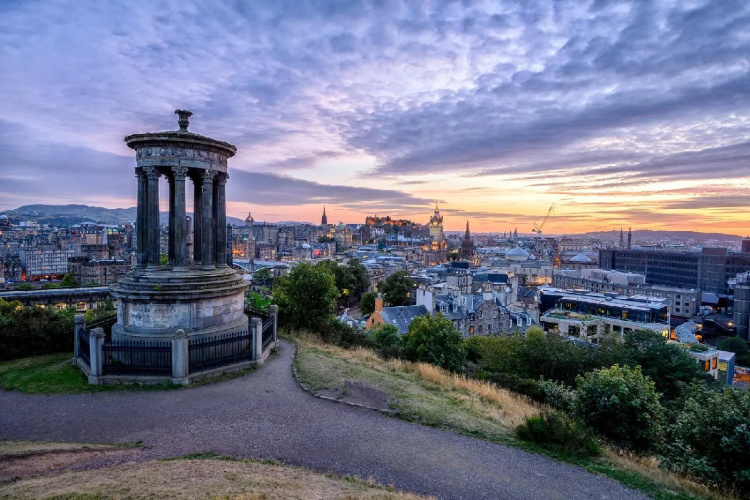 Premier Inn Edinburgh (Royal Mile)