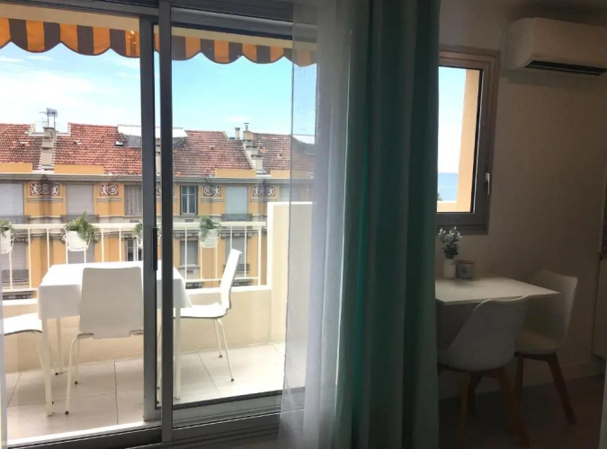 Studio 100m de la mer