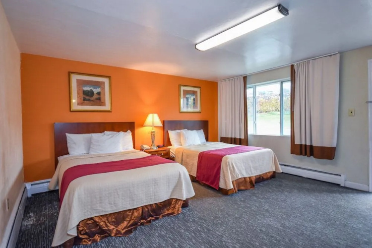 Monticello Inn Framingham