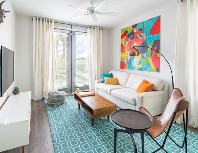 1br Luxury Apartment | Heated Pool by Wanderjaunt
