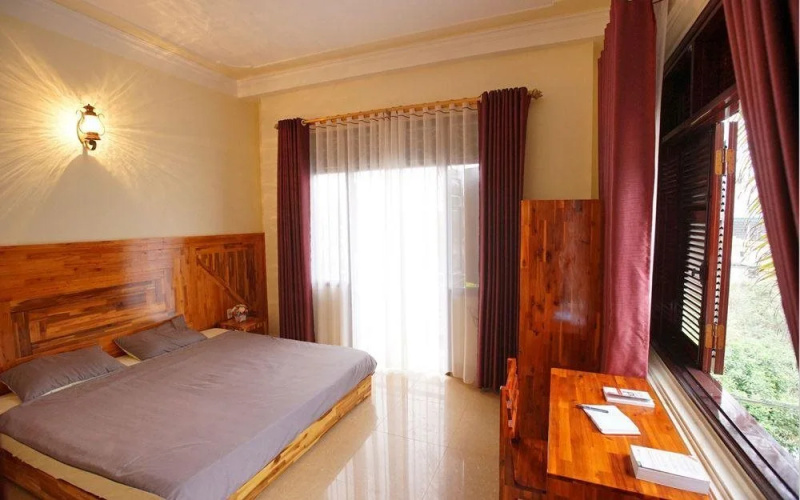 De Roses Ha Long Homestay Hostel