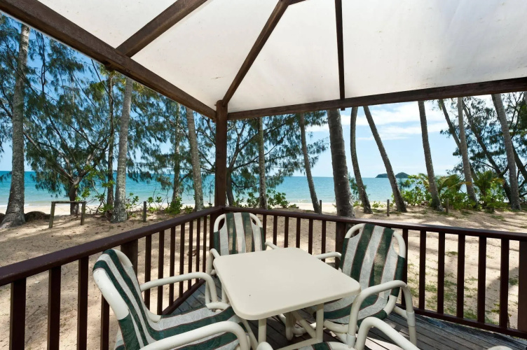 Ellis Beach Oceanfront Bungalows