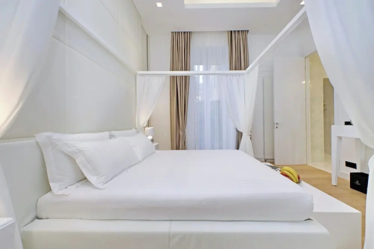 Domus Aurea Luxury Suites