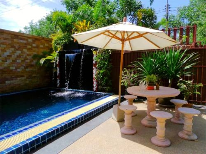 Sun-Soaked Spacious Villa - Pool, Hot Tub