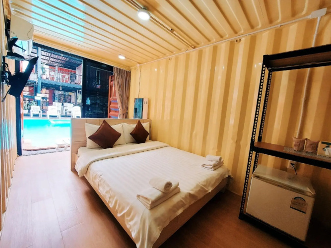 Retro Box Hotel