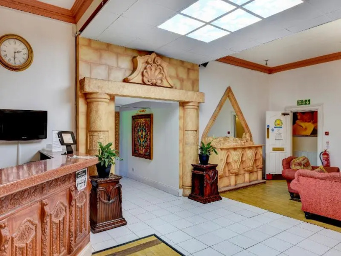 OYO Empire Hotel