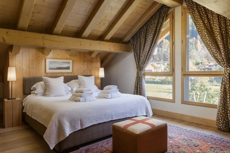 Chalet Les Tissourds 4 Central hot tub