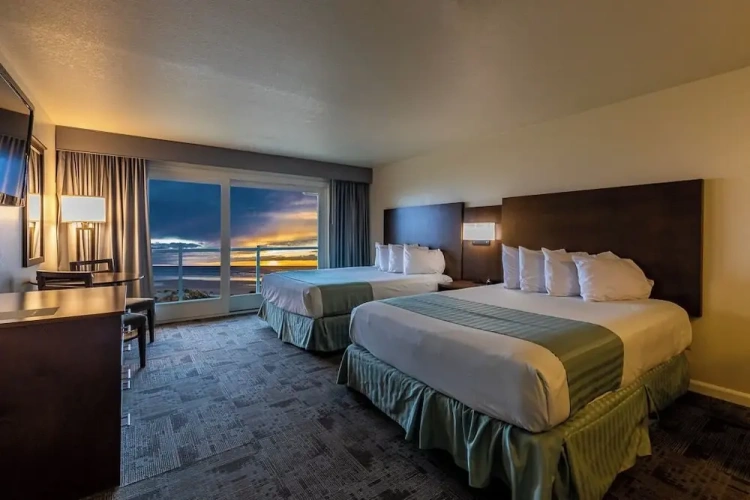 Deluxe Quadruple room oceanfront