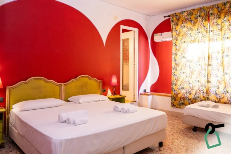 Standard Triple room