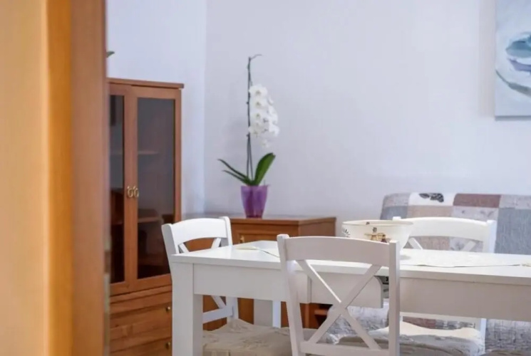 Comfortable Apartment in Umag With Parking Space
