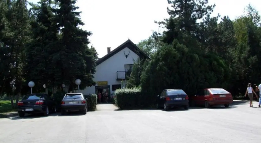 Jelen Guesthouse