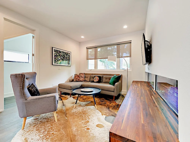 3br W/ Contemporary Kitchen, Patios 3 Bedroom Duplex