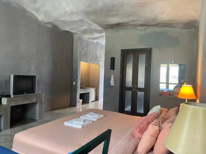Avartarn Miracles Hotel