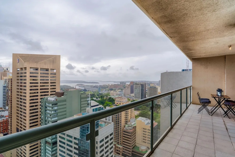 Sydney CBD Self-Contained Studio Apartment (2806PT)