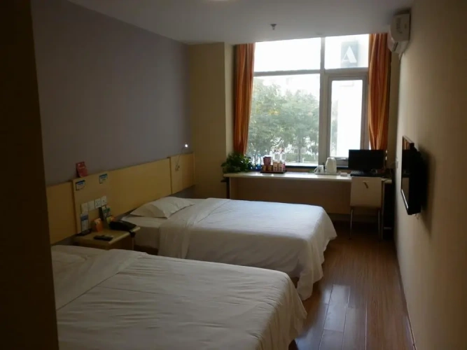 Standard Double room with city view