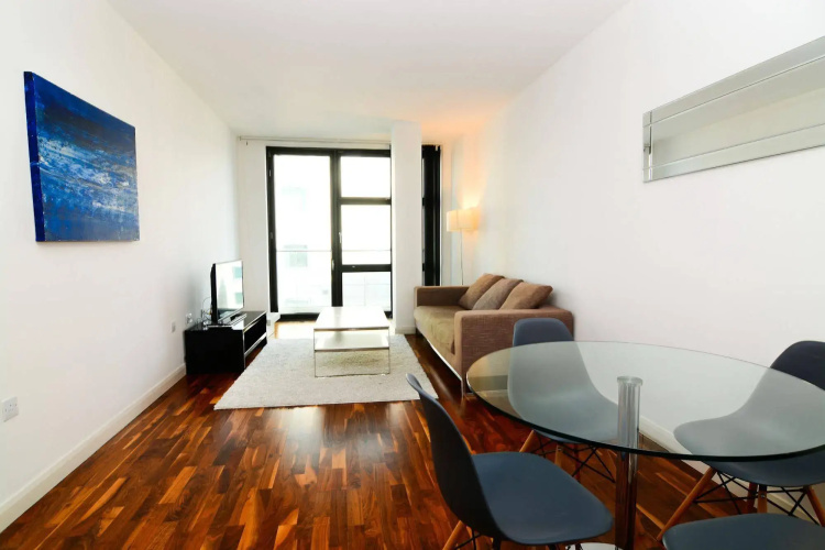 Discovery Dock Apartments West