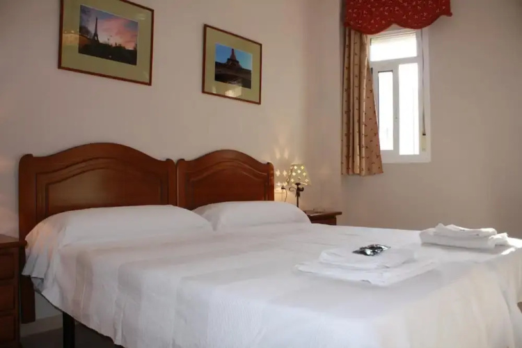 Hostal Carlos II