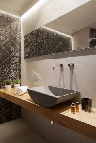 Suite with balcony and with city view