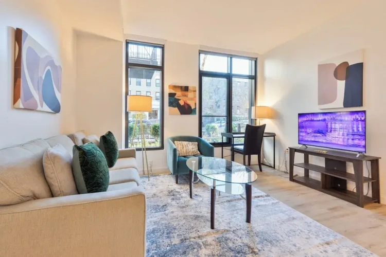 Deluxe Apartment