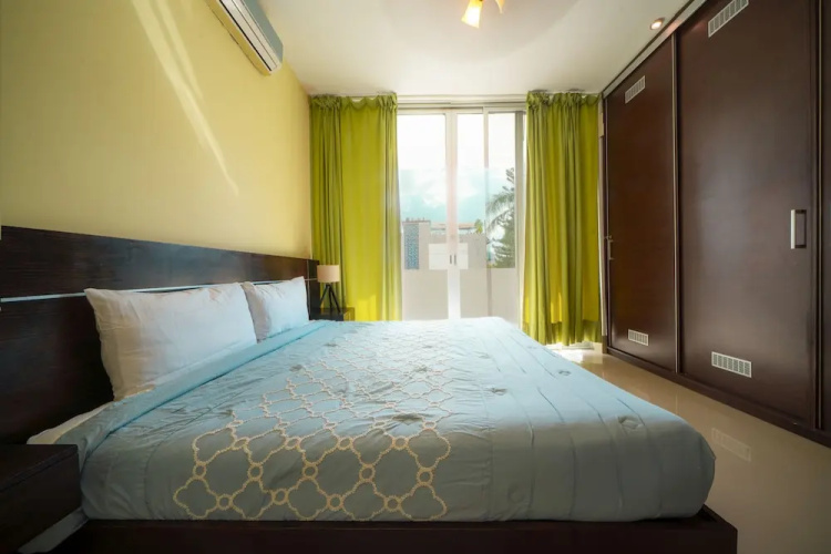 The Loft - Just 4 blocks from the beach