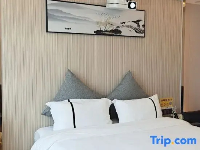 Yilong Hotel