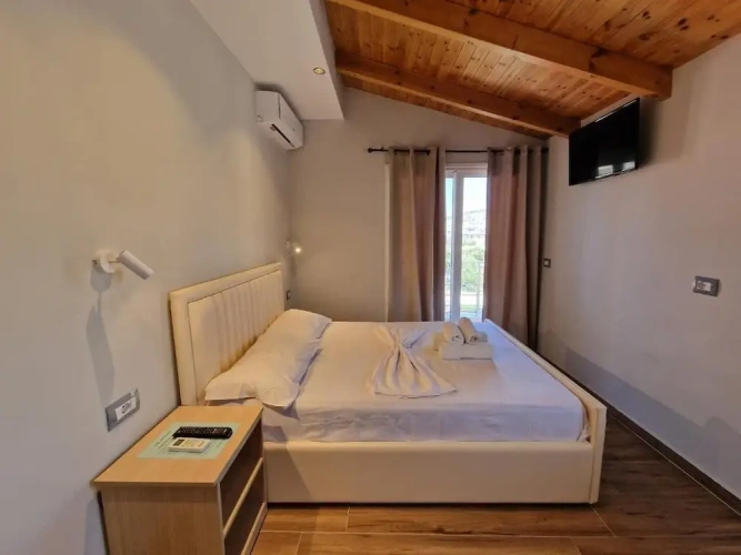 Deluxe Double room with balcony and with mountain view