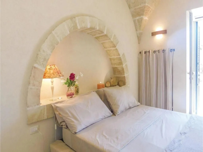 Li Fani Luxe Pool Stone House
