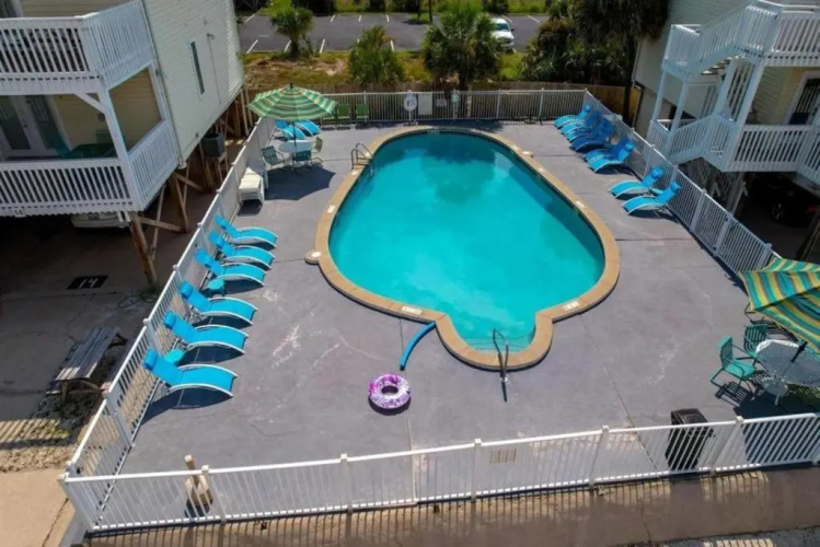 Cozy Condo Just Steps To The Beach, Unit 2 - Sleeps 4