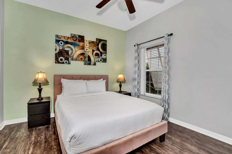 4 Bedrooms Villa