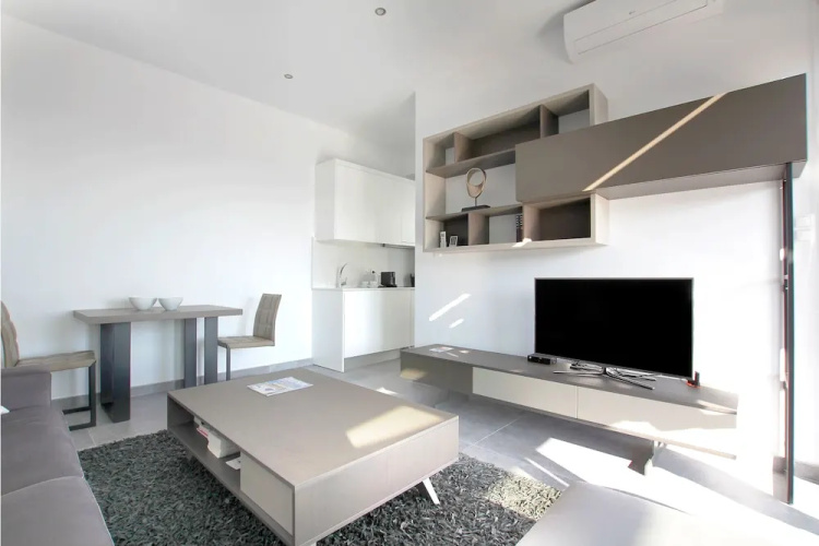 Alana Villa