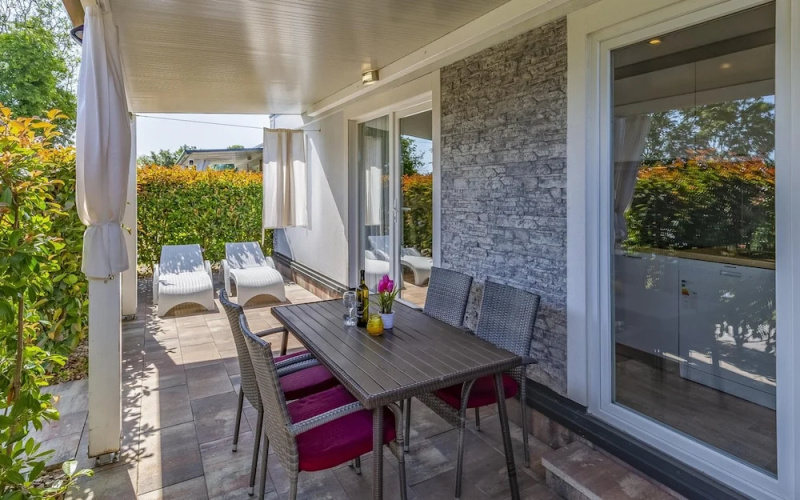 Mobile Homes with Shared Pool Rocco 2